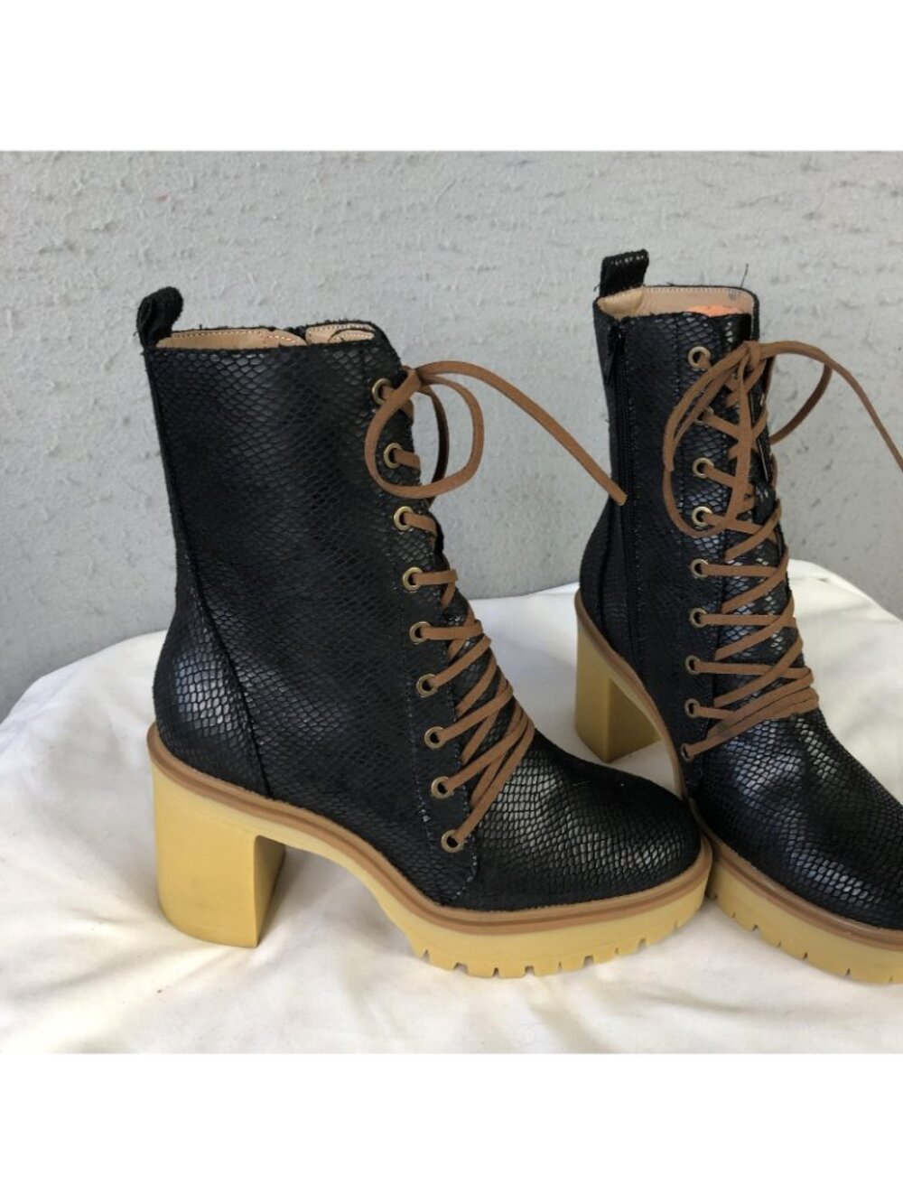 Oasis Society Boots Womens Size 9 Black Snake Print Lace Up Combat Goth Punk - Picture 11 of 16